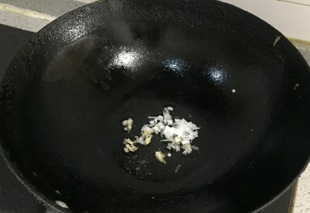 红烧肉怎么做颜色鲜亮不黑 6b3bf3e51fa9464e87e74829956da064.png