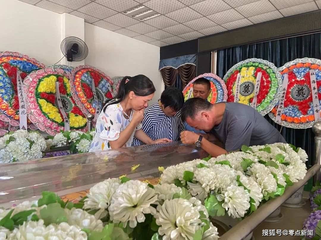 事发第9天的8月16日上午,杜海华的遗体仍放置在乐安县殡仪馆内的冰棺