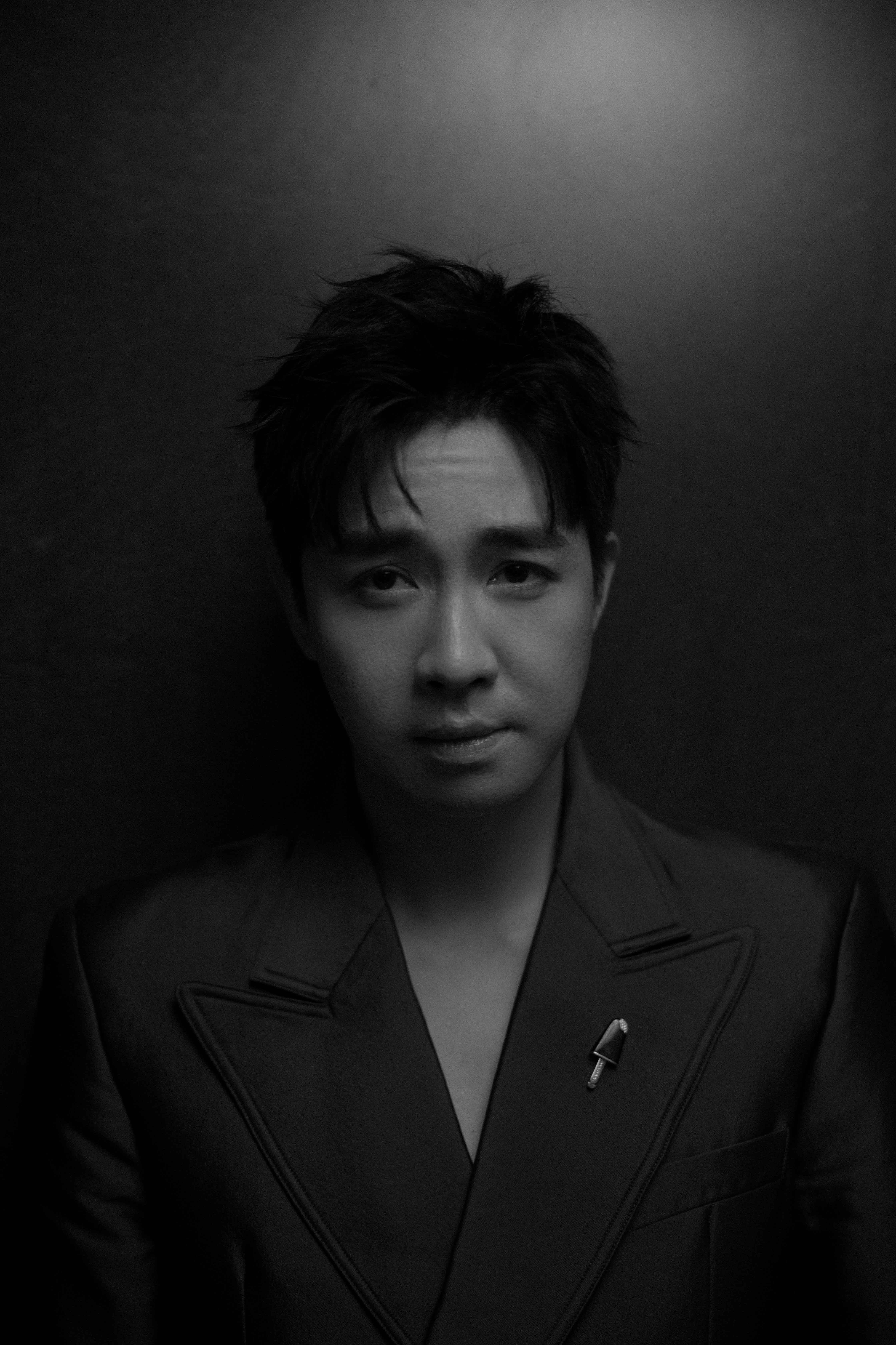 上官志|俞灏明出席《八佰》首映礼 被网友力赞表现有惊喜