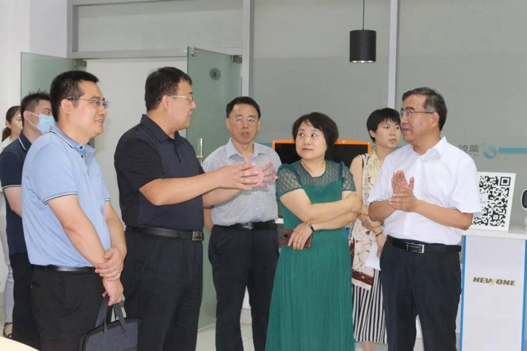 数字山东建设中期评估进行中,省大数据局到蓝创科技调研