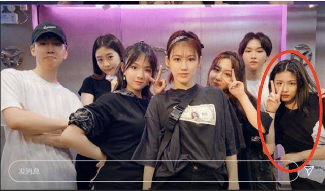 苹果|原创汪峰大女儿小苹果晒舞蹈视频，表情管理到位，稳居C位又美又飒