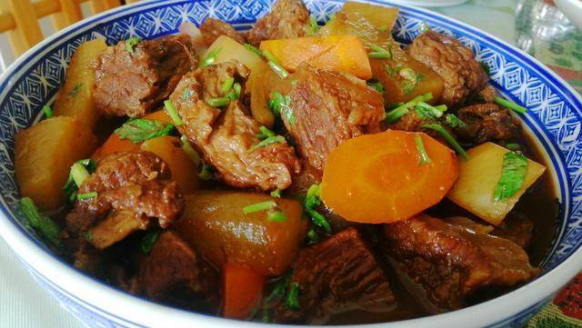 星空体育APP-
好吃的牛肉只要加这两种提味料炖煮牛肉酱香浓郁牛肉味十足不油腻(图14)