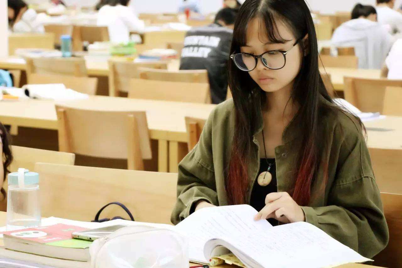 原创这3个专业都是红牌专业“钉子户”，毕业容易就业难，父母很操心