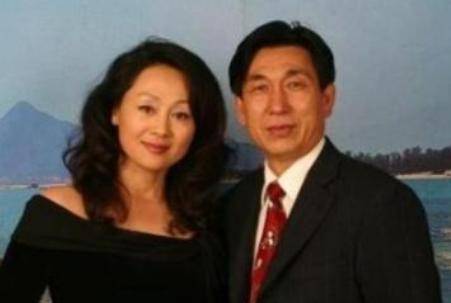 58岁王姬聪明美丽,与丈夫低调恩爱19年,27岁儿子智商只有5岁
