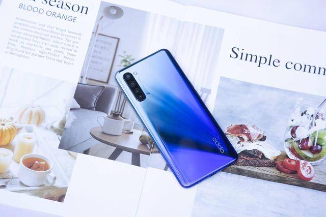 oppo k7 使用了当下流行且颜值在线的渐变配色,配色共有 6 种:海夜