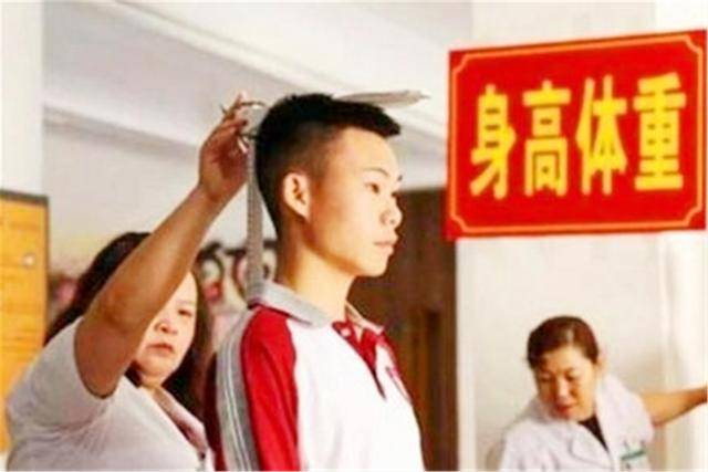 身高|现状如何？身体遭受的代价令人唏嘘曾花费16万断骨增高的李亚诺