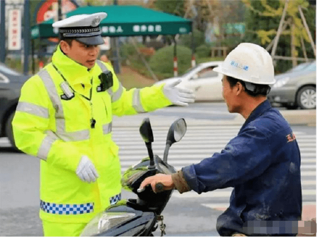 头盔怎么放在自行车上 e7b6fbedec784f689aa7ecdef9b5724f.png