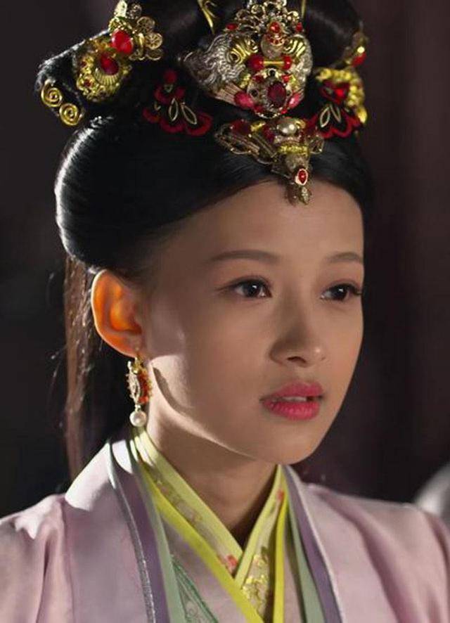 王京花的儿子为什么离婚 4d12dccbe34f41808dffc91513293b46.jpeg