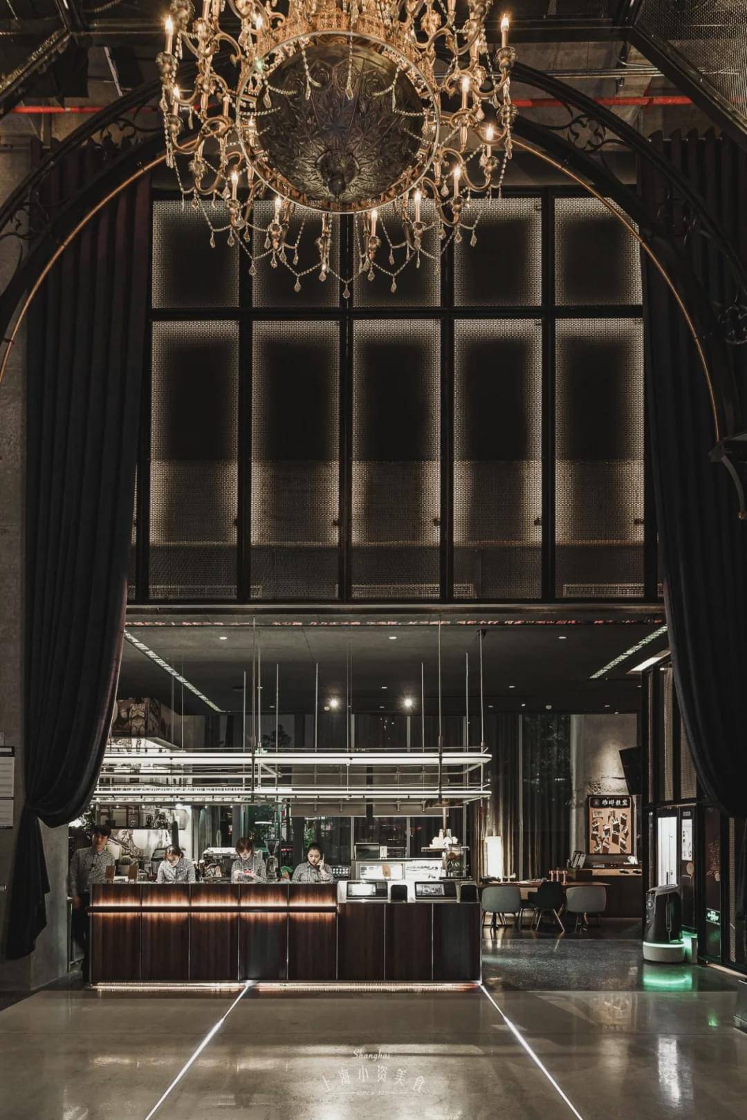 赛博|24H不打烊，赛博朋克复合咖啡空间太时髦！