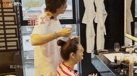 fa|金莎的脸肿成了黄圣依1.5倍，这是又do了？