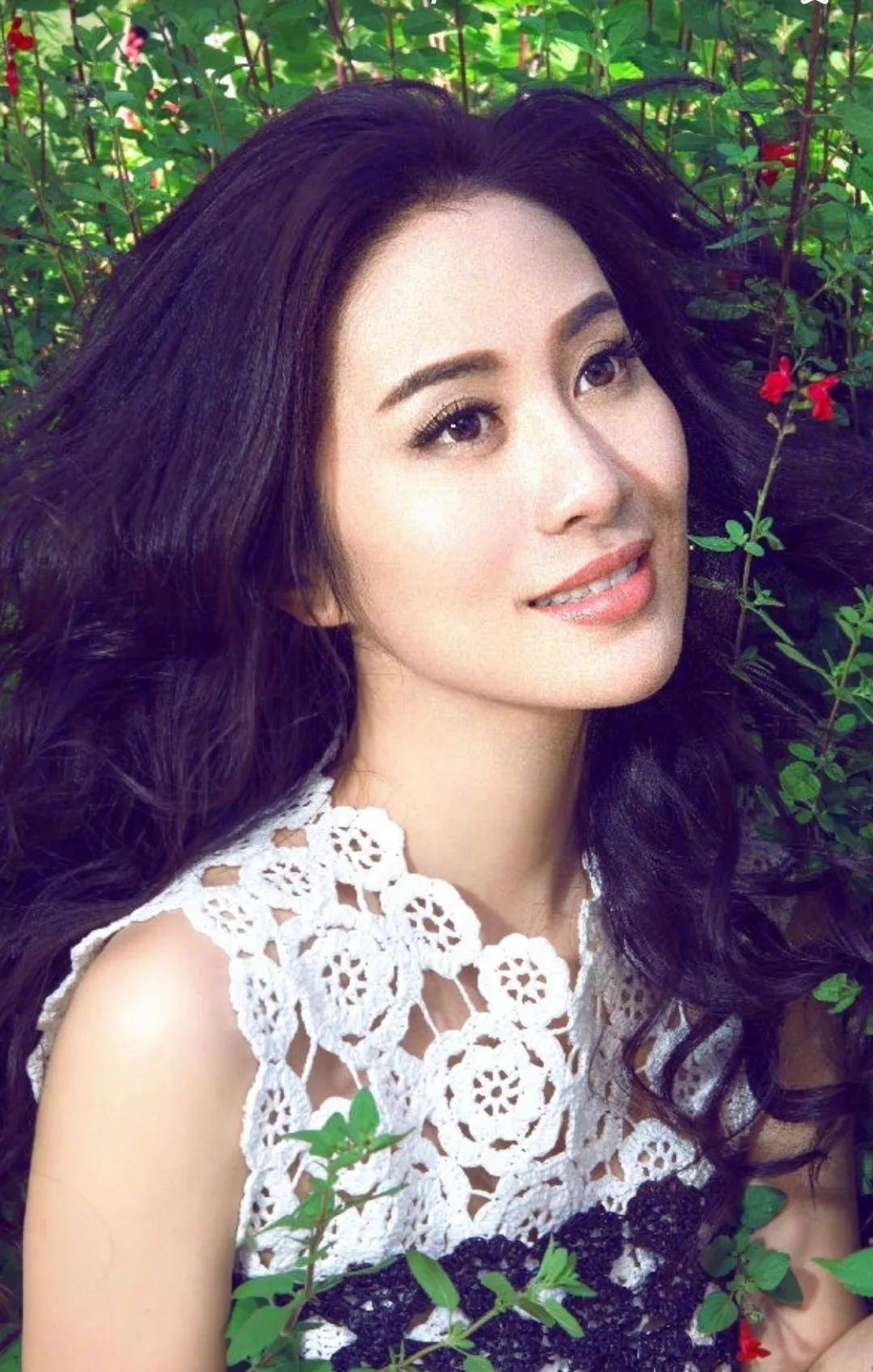 fa|直播抠脚、吃剩菜、坐公交车相亲被拒，被下降头女星第一人