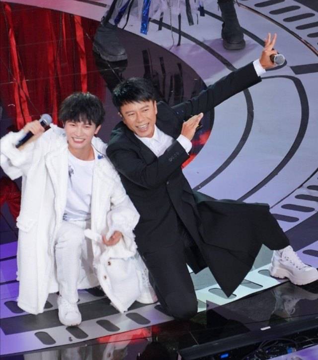 周深与李克勤