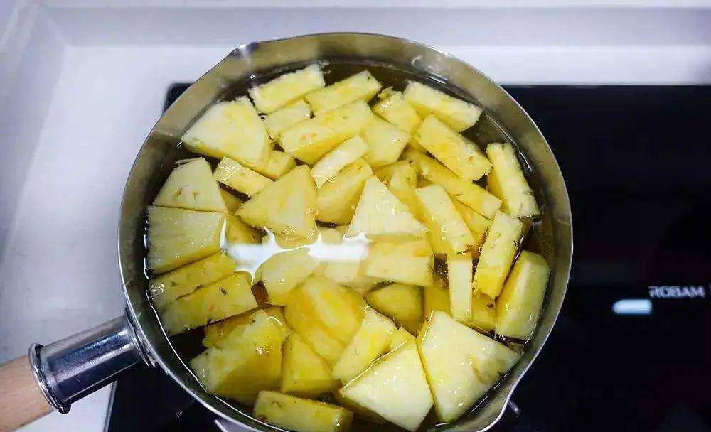 凤梨要用盐水泡几分钟 e89e279c267240b0840b9e63b8e16e94.jpeg