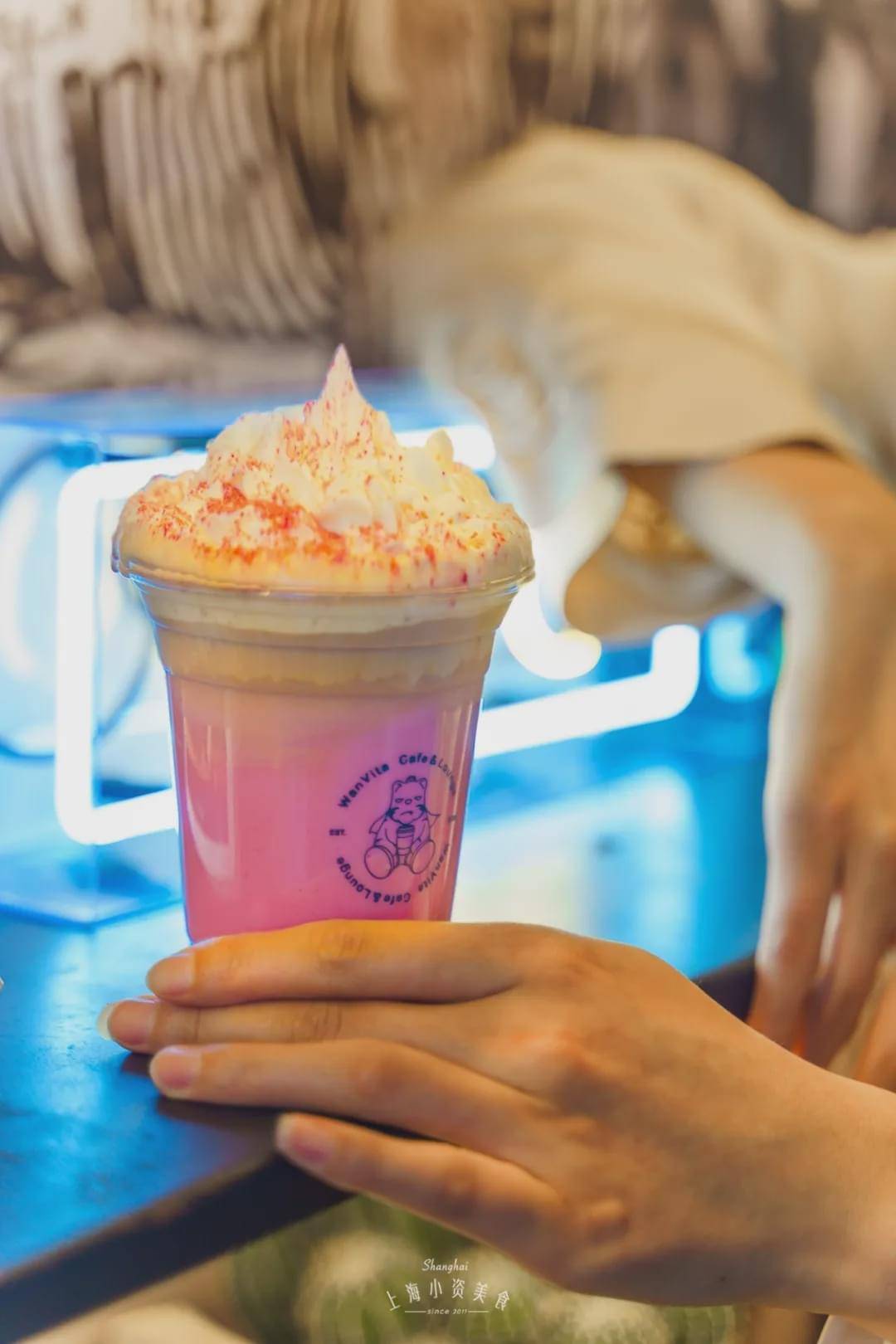 赛博|24H不打烊，赛博朋克复合咖啡空间太时髦！