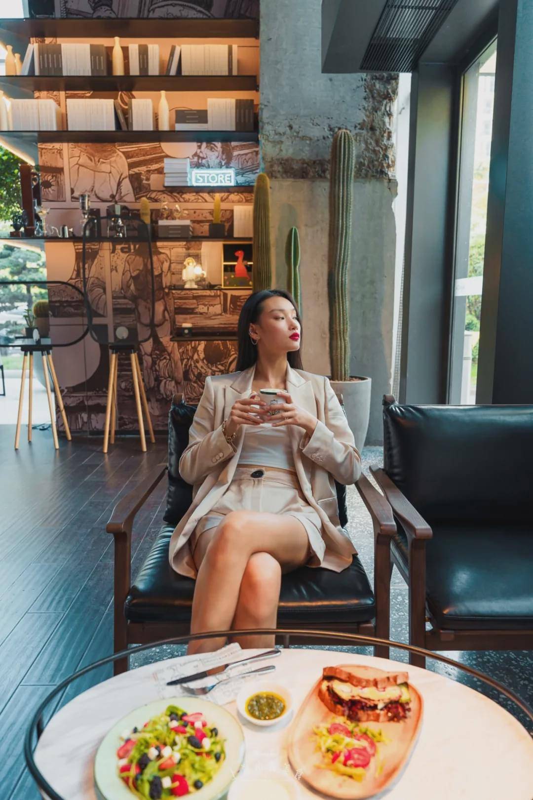 赛博|24H不打烊，赛博朋克复合咖啡空间太时髦！