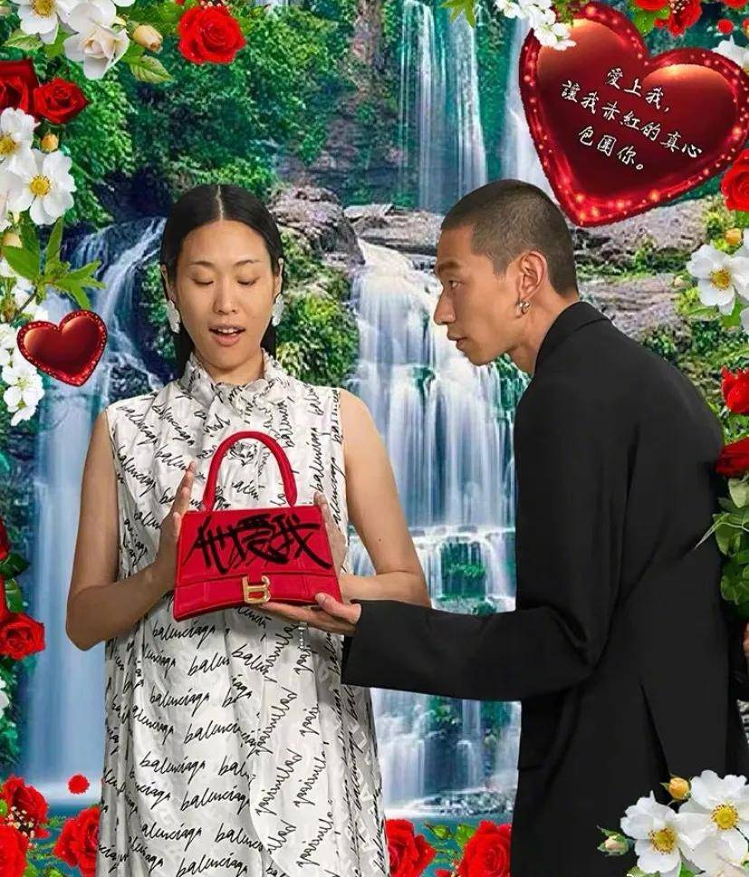 红色|七夕送礼指南| 情人节不知如何送礼？快收下这份秘籍给爱情升温吧～