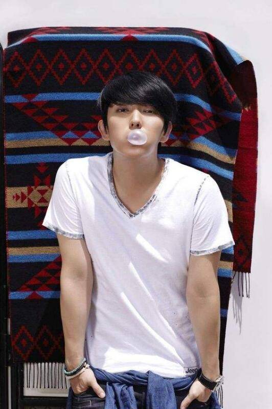 休闲|《恶之花》双面丈夫演技大爆发 38岁了还是那个花美男