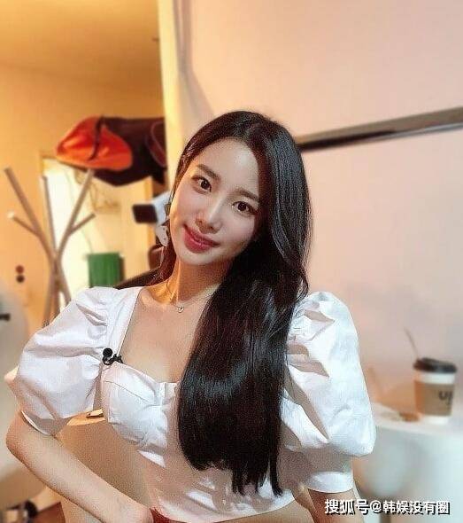 近况|打底裤女神上线！BerryGood 赵贤晒近况，清纯美貌吸睛