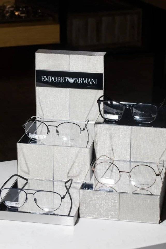 眼镜|正佳高空眼镜博览馆，1000+款网红镜框任选！