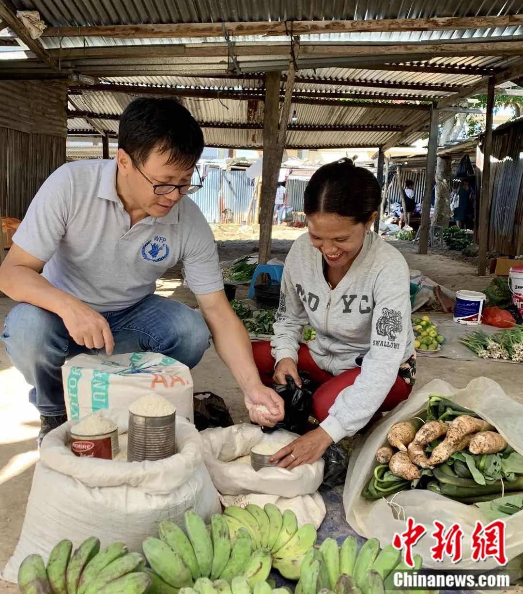 人们需要支持的时候我们往前冲，这是人道主义精神