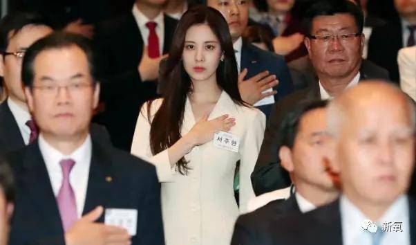 徐贤|从小土妹逆袭成神颜财阀公主，这位爱豆的换头思路请反复朗诵800遍！