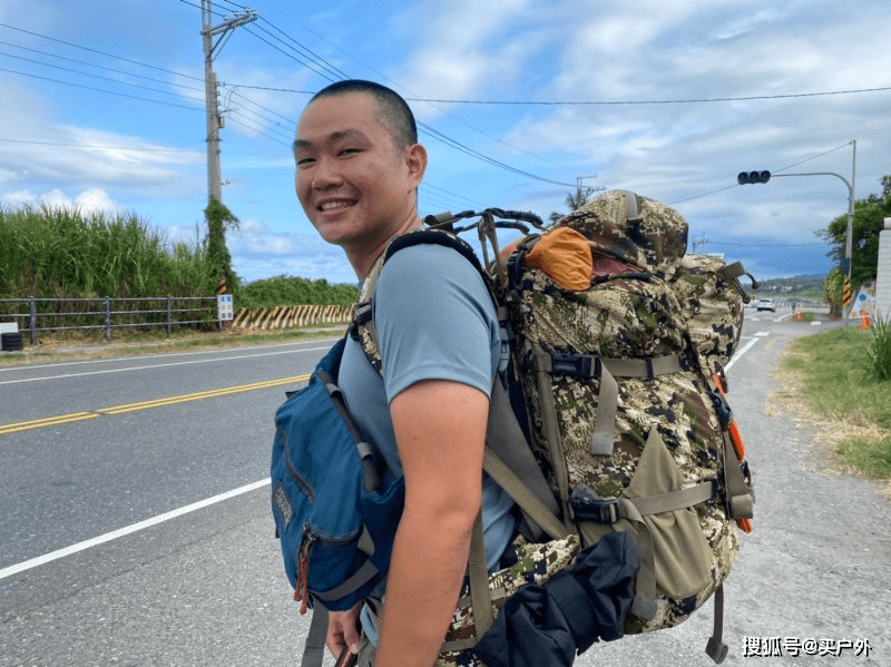 测评|山浩Mountain Hardwear短袖T恤测评,穿着速干又舒适