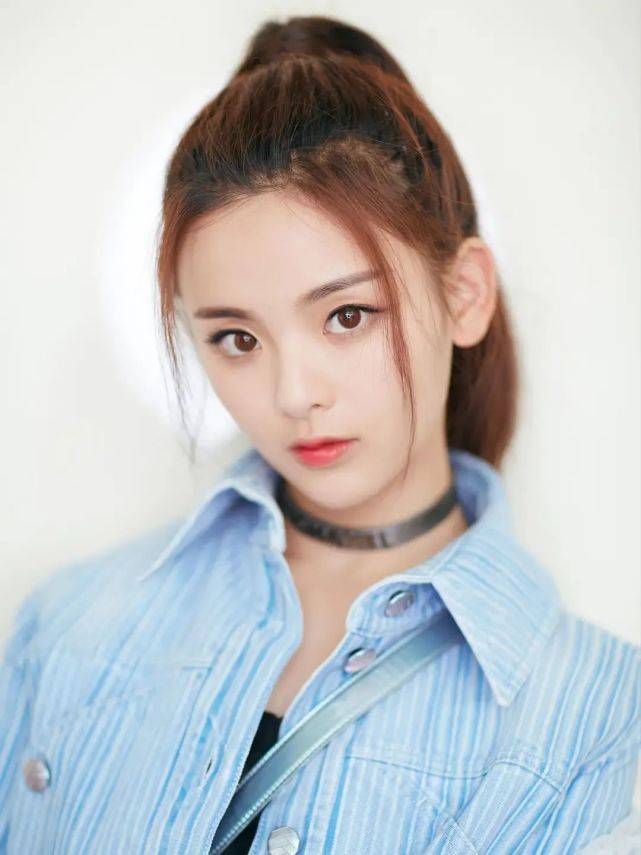 队友|原创刚出道，杨超越和队友就被质疑是“塑料姐妹花”？