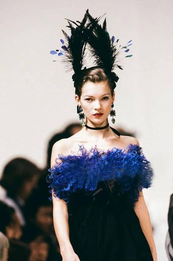 Moss|这个女人统一了90年代的审美，那她女儿呢？