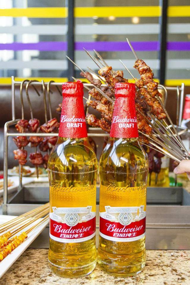 钱锋炭|激情8月来钱锋炭缸烧烤赢百威免单大奖炭缸烧烤遇上品质啤酒