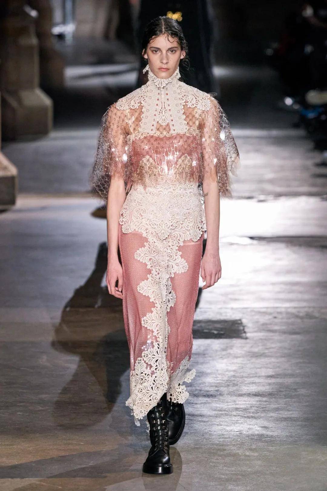 小白|今年早秋，打败小白鞋，这双鞋谁穿谁先美！