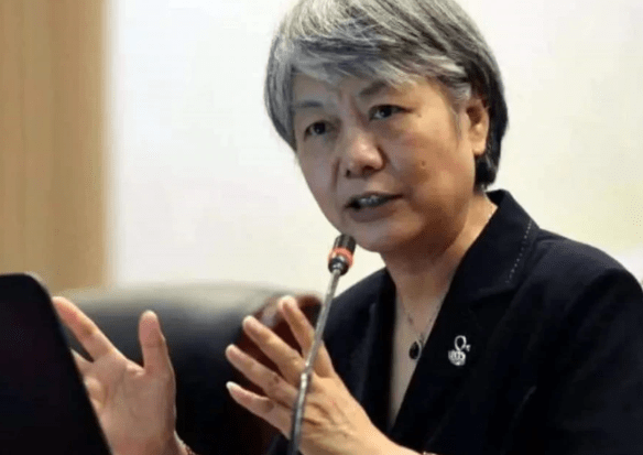 原创李玫瑾：孩子开始顶嘴时，父母学会说这三句话，孩子前途更光明