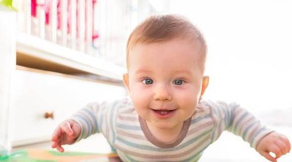 怎么教宝宝爬起来坐 949d564f6ed44bf88fd2b9e129340c36.jpeg