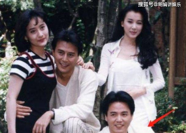 曾是琼瑶御用小生,二婚娶酒窝美女家庭美满,而前妻至今是单身
