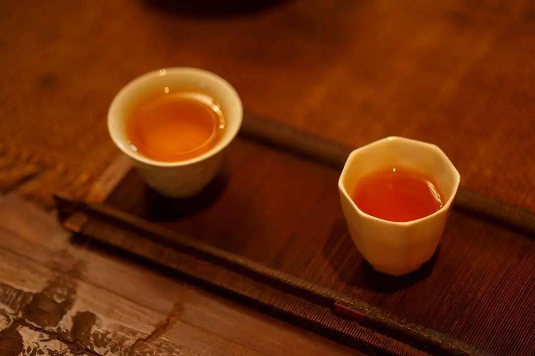 普洱茶|最怕这四个偏见！不论是普洱茶、绿茶、白茶还是红茶