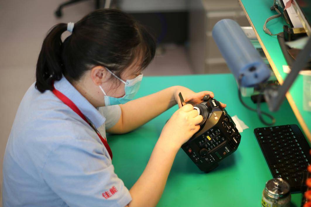 携手同行！北京创欣博远文化传媒采购佳能CINEMA EOS电影摄影机