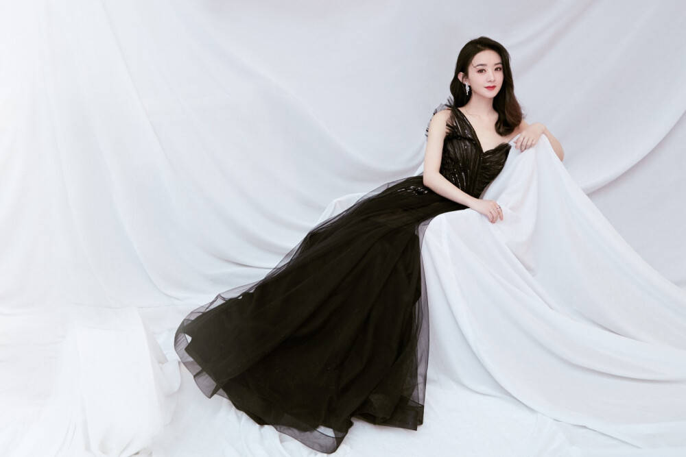 Dior|产后复出的赵丽颖，可能是下一个带货女王？