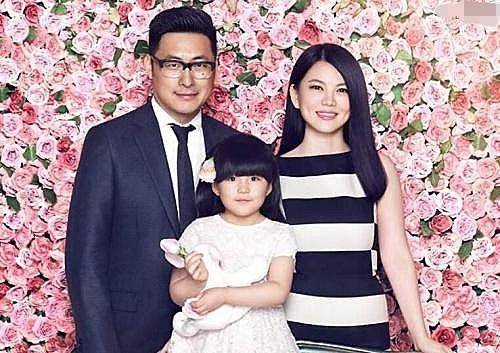 王诗龄|原创李湘秀鸽子蛋贵气袭人，自揭心情糟糕，被指对王岳伦壁咚难释怀