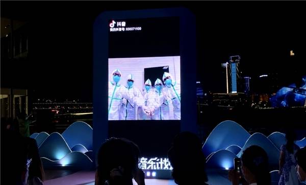 音乐现场版和录制的不一样 3740372bc7404b9890b46b2d73620cc0.jpeg