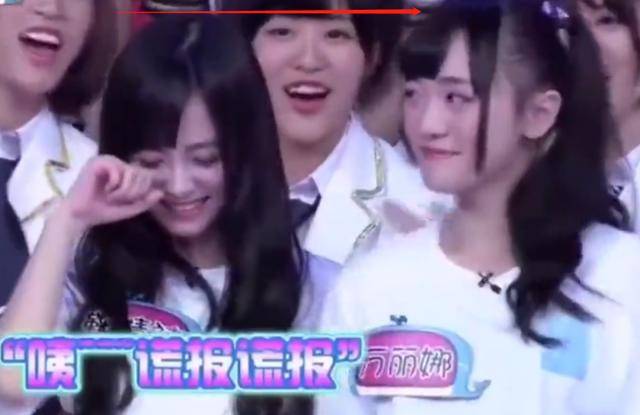 电灯|原创鞠婧祎真实身高又添实锤，只比电灯开关高一点，还穿了增高垫