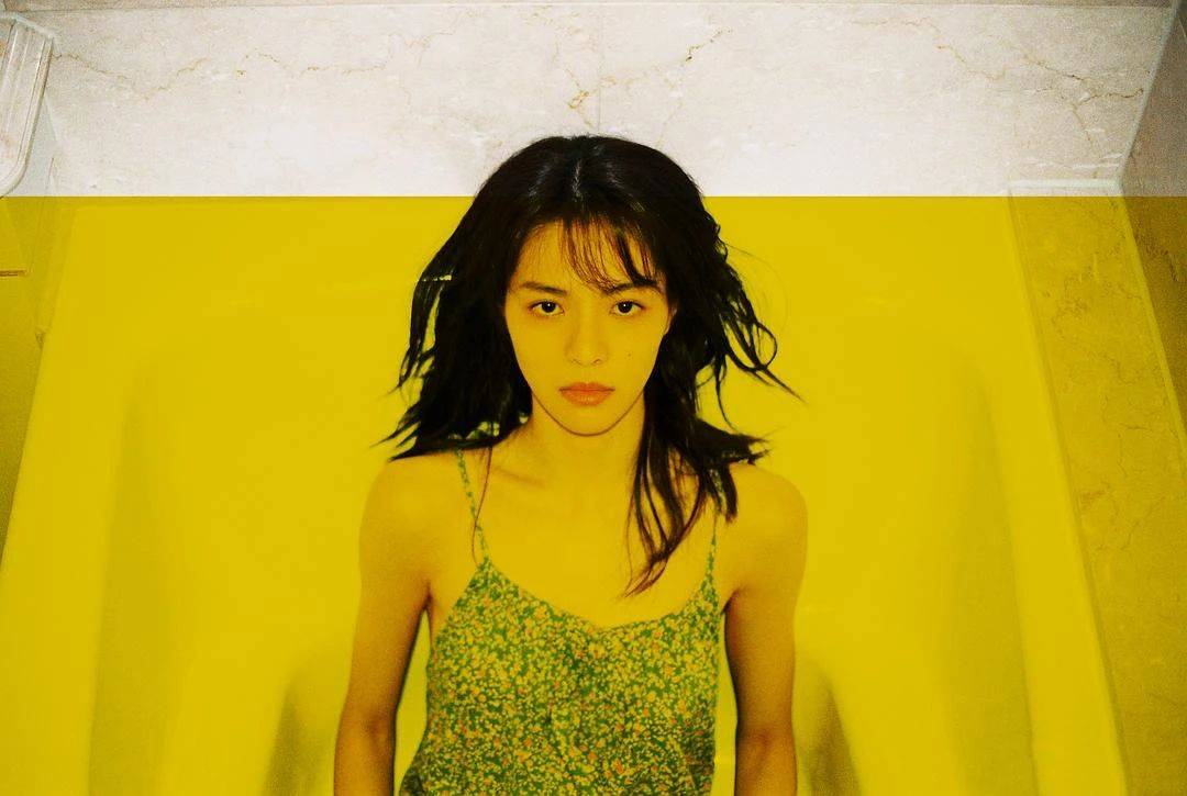 烂片|“冯女郎”钟楚曦：《芳华》之后皆烂片，但却难掩她的“精明”