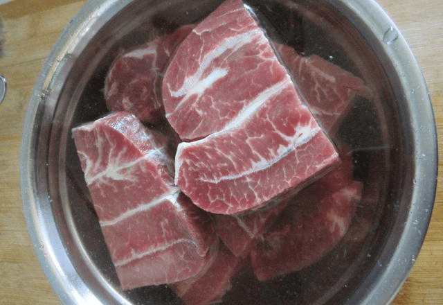 牛肉怎么切才是正确的方法 1ce79b17623c4a8d820d589f66ace543.png