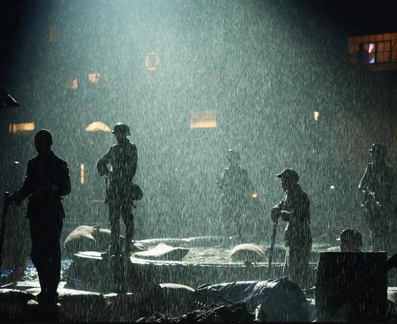 杜淳|独家丨谭飞VS杜淳：我怎么理解《八佰》？我如何塑造谢晋元？