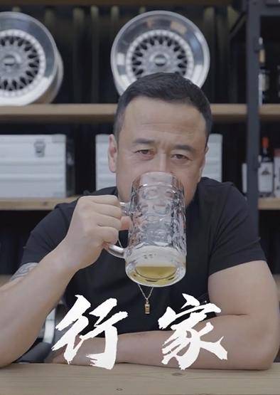 杨坤须发皆白显苍老,直播带货被网友吐槽沦落成网红