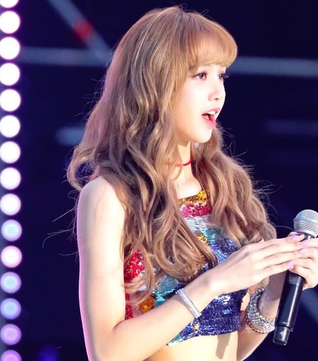 裤子|BLACKPINK服装师有毒！这裤子挡中间还能看，跳舞简直了