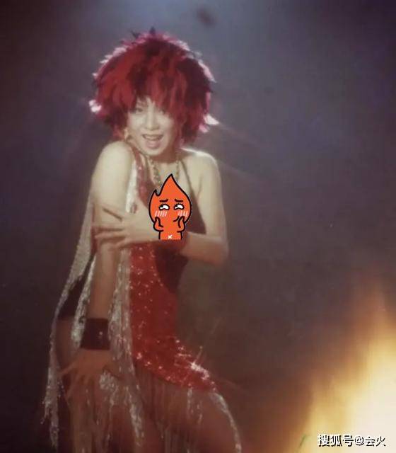 费玉清|原创费玉清姐姐欠债千万后失踪，如今她罕出现晒姐弟照，让人大吃一惊