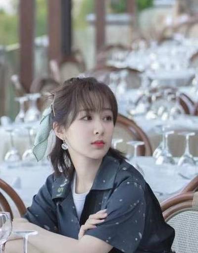 穿法|“五五分”穿搭已经过时了！试试杨紫的“叠穿法”，简直太新潮