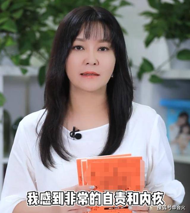 视频|原创王小骞曝21年前和主持人老公裸婚，婚纱照都没有！如今戴超大钻戒