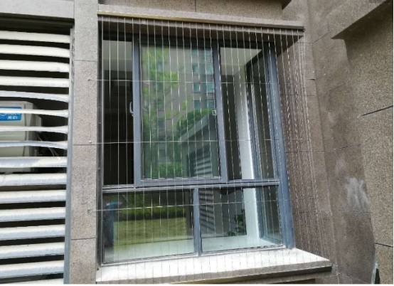 隐形防护网是一种新型的建筑安全产品,安装在窗户,阳台等上,为家庭