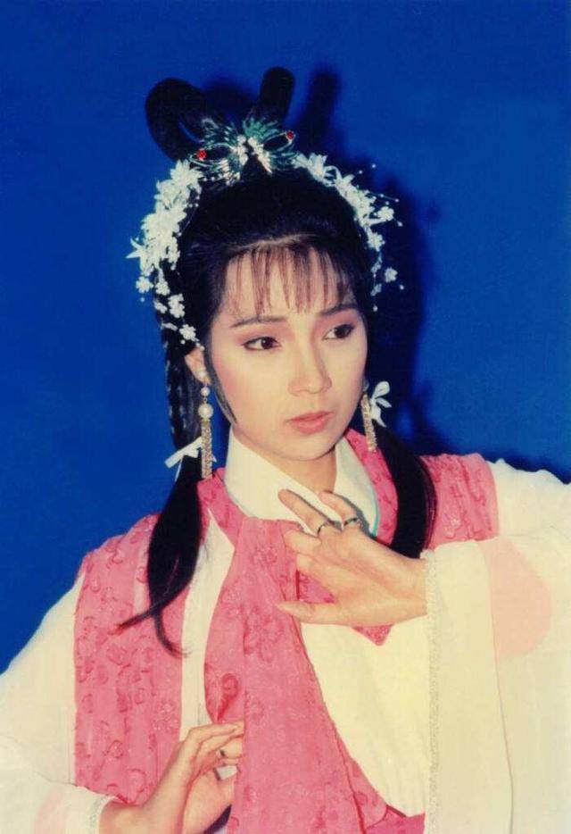 男友|原创苗侨伟夫妻结婚30年，男方曾和梅艳芳恋爱，戚美珍曾被周星驰暗恋