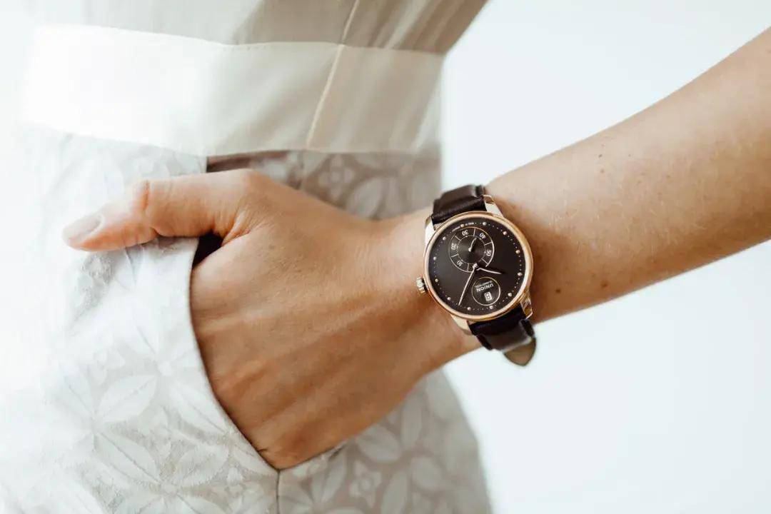 诺拉|男人啊！你被你的手表暴露了